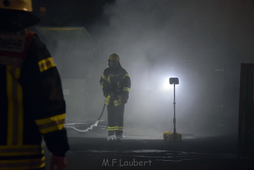 Feuer Papp Presscontainer Koeln Hoehenberg Bochumerstr P134.JPG - Miklos Laubert